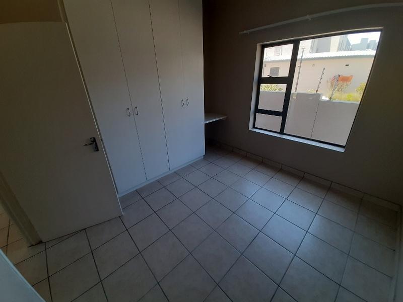 To Let 2 Bedroom Property for Rent in Burgundy Estate Western Cape